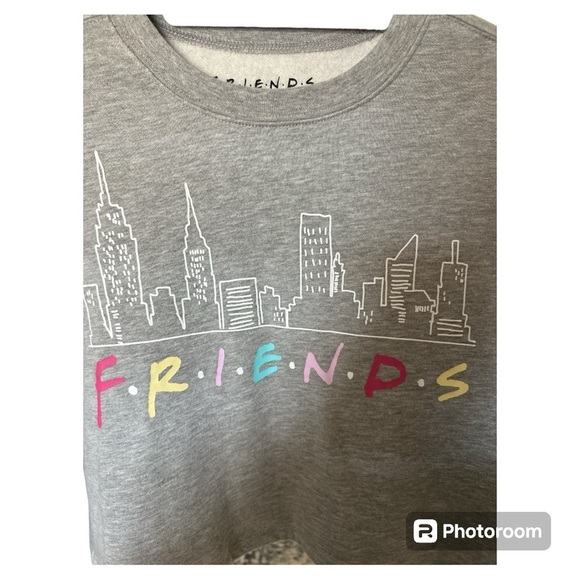 FRIENDS cropped grey graphic sweatshirt size Medium - Picture 4 of 4